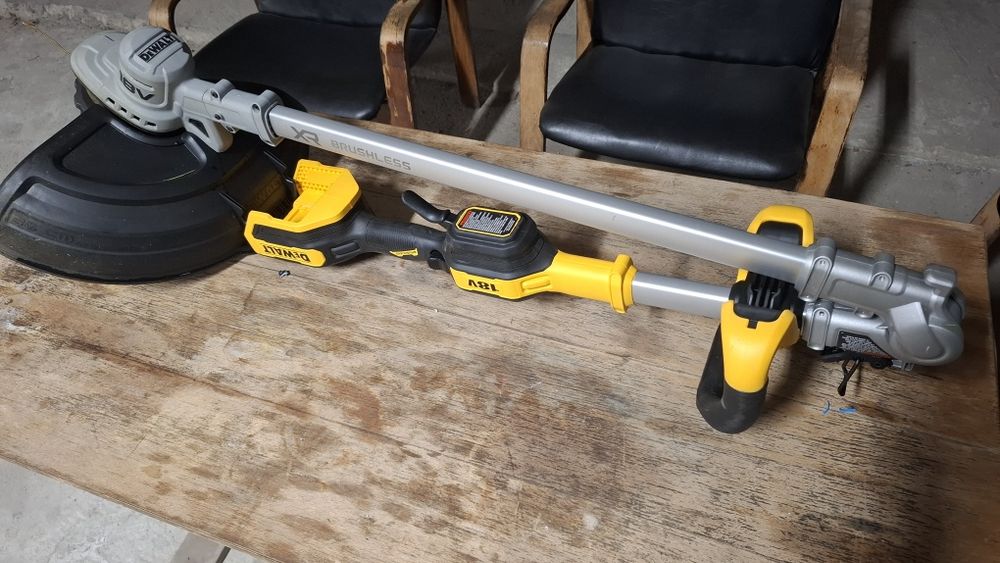 Акумулаторен Тример DEWALT