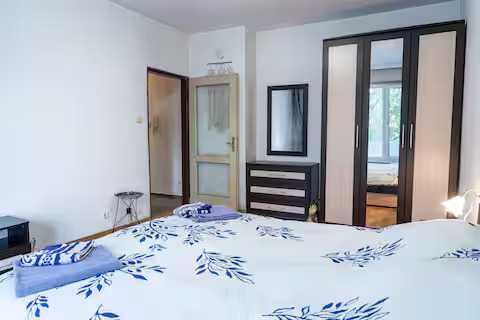 Нощувки - The Lindens 1BR Cozy Apartment with Free Parking