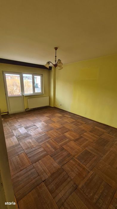 Apartament cu 2 camere de vânzare în Curtea de Argeș.