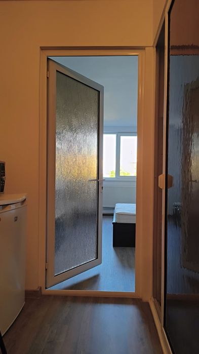 Închiriez garsonieră în Tiglina 1