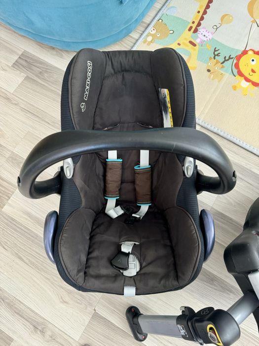 Maxi Cosi CabrioFix кошница/столче за кола + ISOFIX база