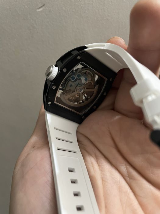 Часы наручные механические