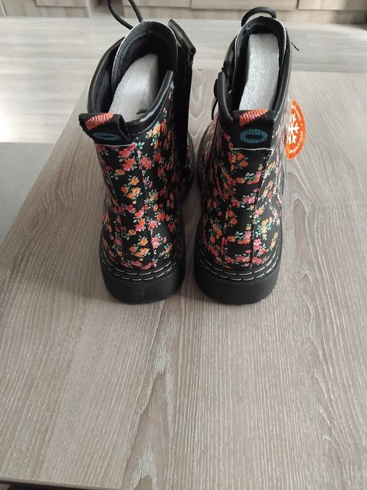 Дамски боти, ботуши на цветя