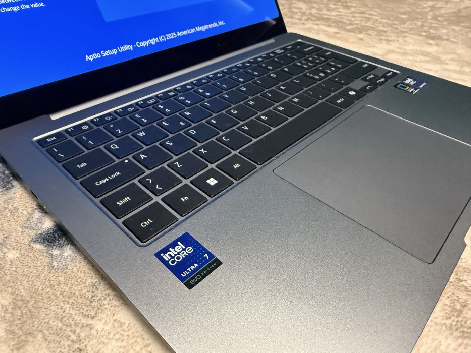 Laptop Samsung Book Pro 5 , Ultra 7/16gb/1TB, Impecabil ca nou.