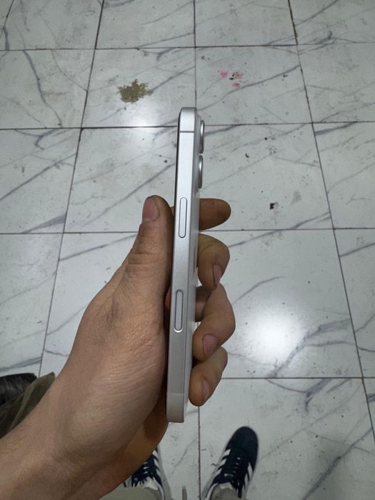 Продам Айфон 16 128 гб идеал