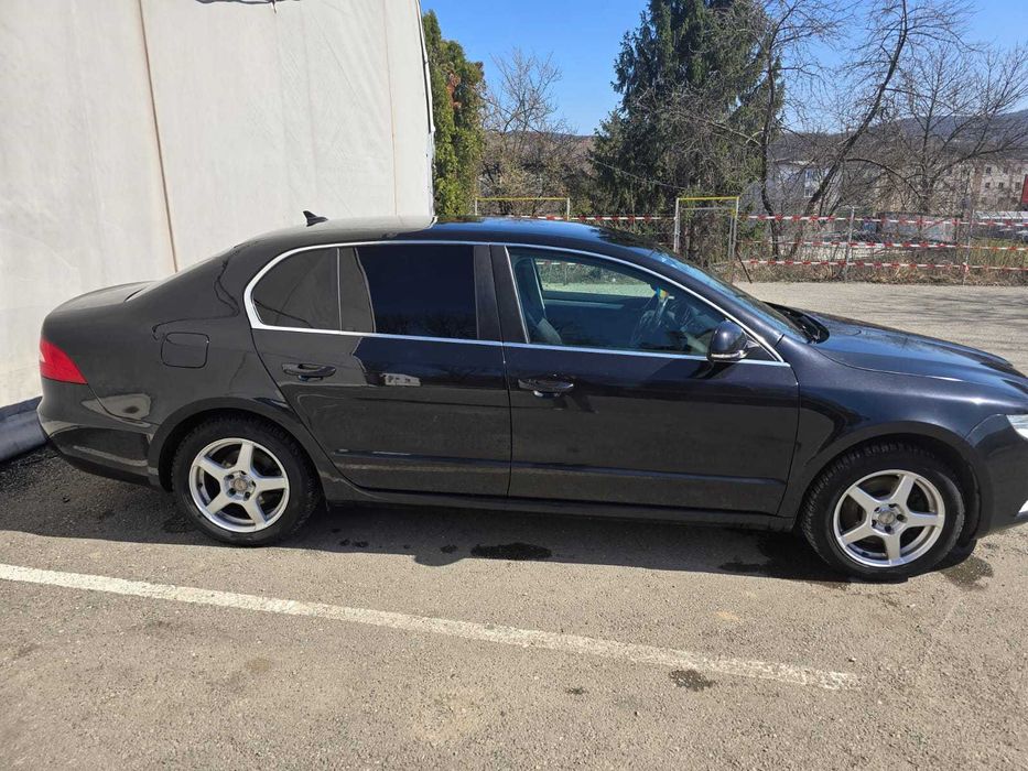 SKODA Superb 2012 — imagine 2