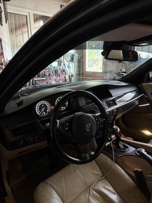 Vând BMW E60 525D