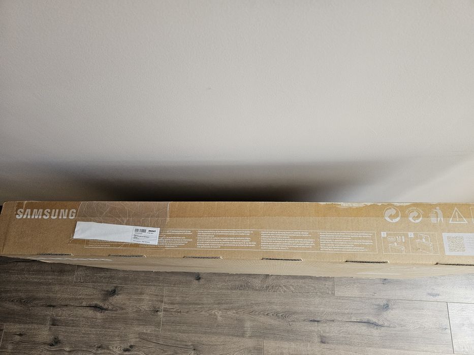 Телевизор Samsung Au8072 50"