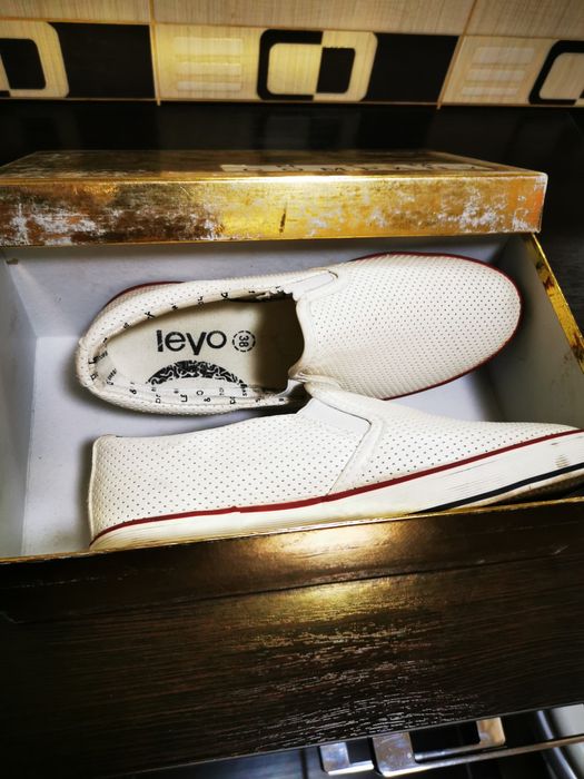 Продам  обувь новую