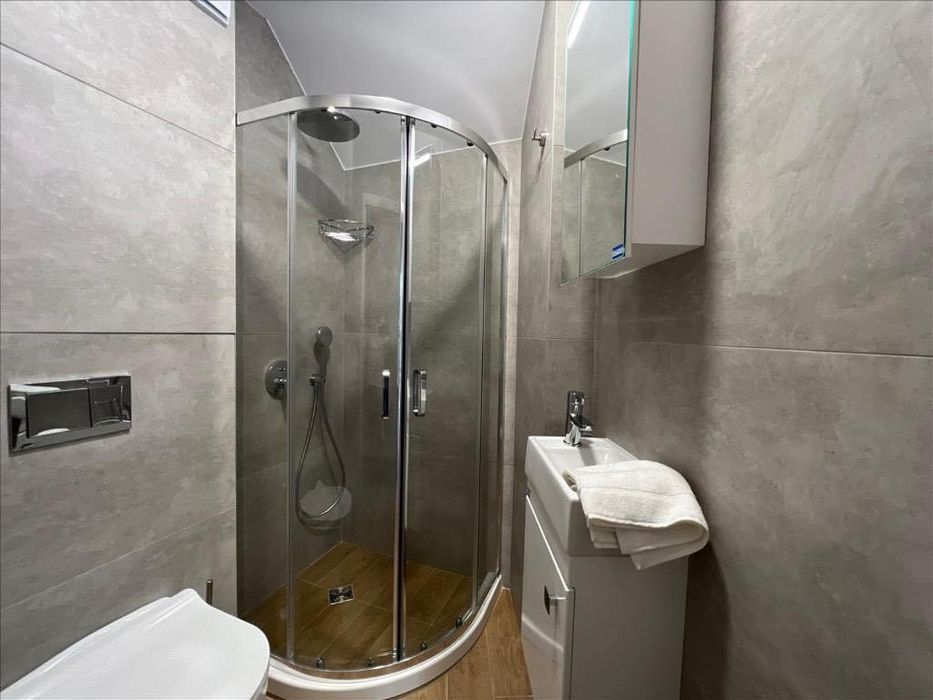 ЛУКСОЗЕН ТРИСТАЕН апартамент в района на Гръцка махала!