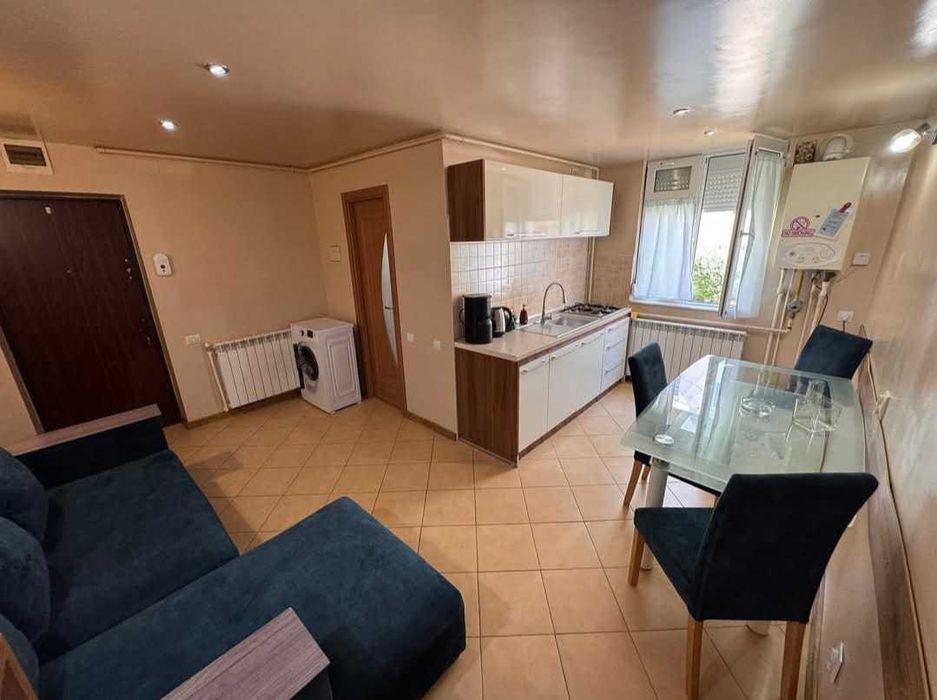 Inchiriez apartament