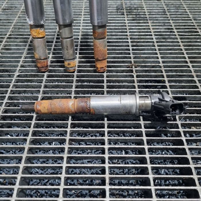 Injector Nissan X - Trail T31 2.0 2007 - 2013 150CP M9R Euro5 (1358) Diesel 0445115022