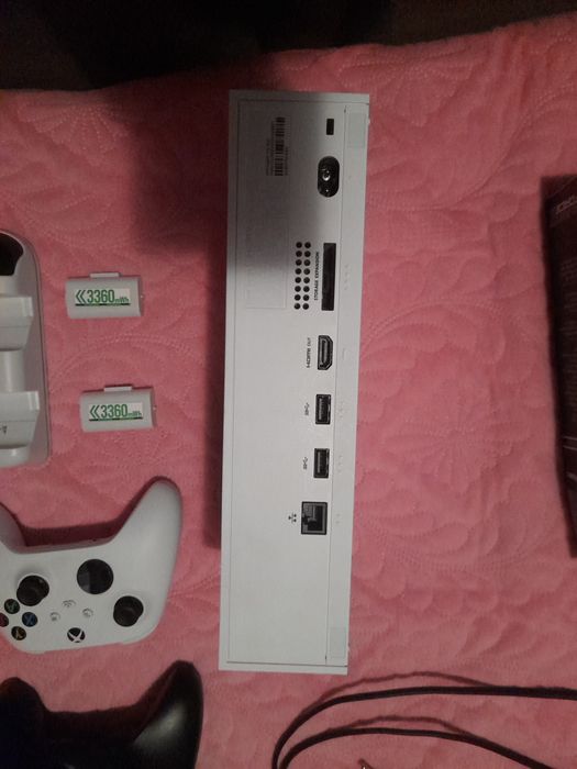 Se gaming Xbox serie s 512 GB preț negociabil UITAȚI-VĂ LA DESCRIERE