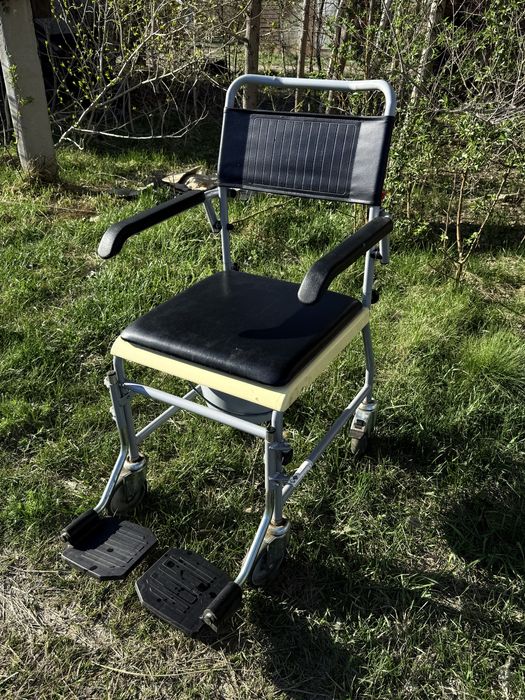 Стул для инвалидов