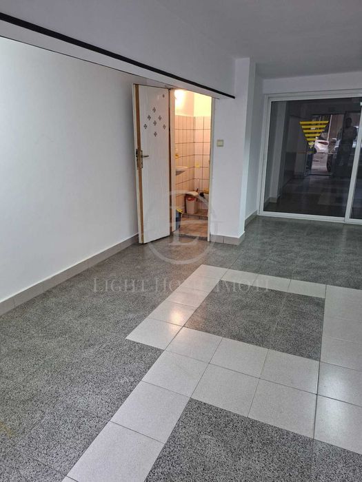 Продава се Магазин в Пловдив, Център - 28 кв.м за 2856 €/кв.м - Снимка #3