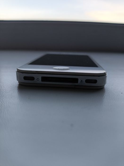 Продам айфон 4 s