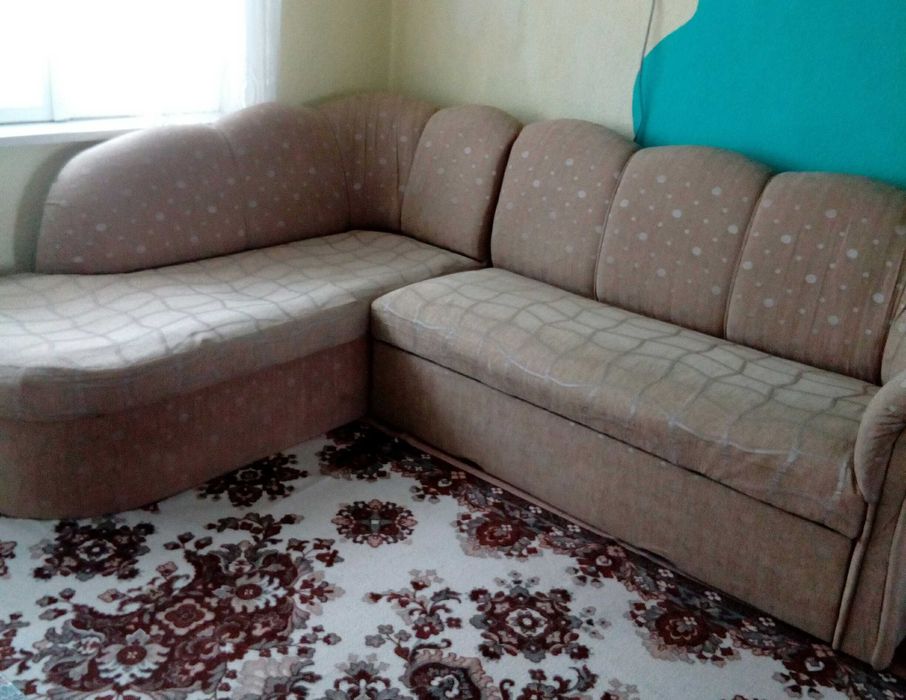 Продавам ъглов диван