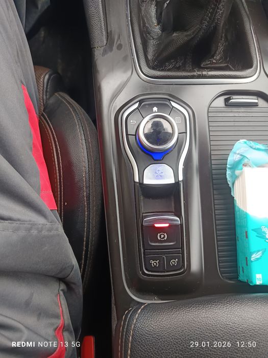 Автомобила е в много добро състояние както технически така и козметичн