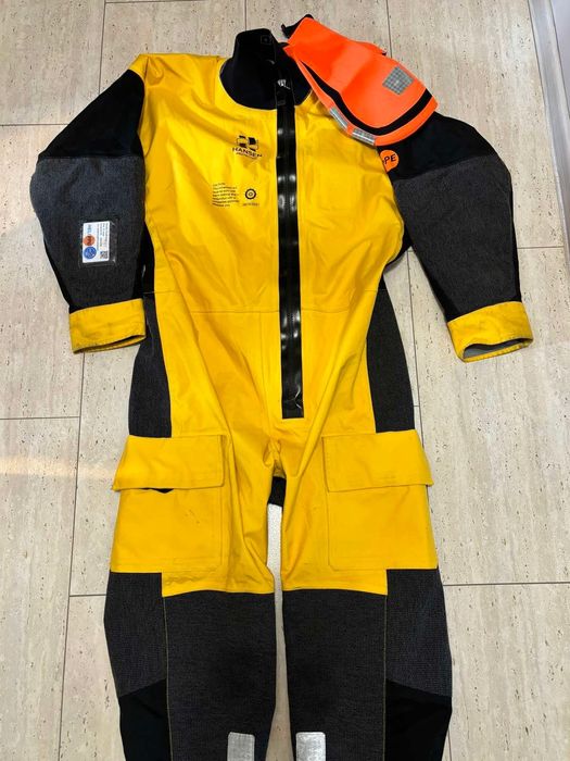 Професионален непромокаем