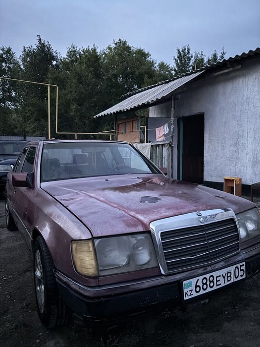 Продам машину Мерседес - Е class