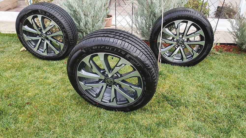 Roti Toyota Corolla Cross / CHR