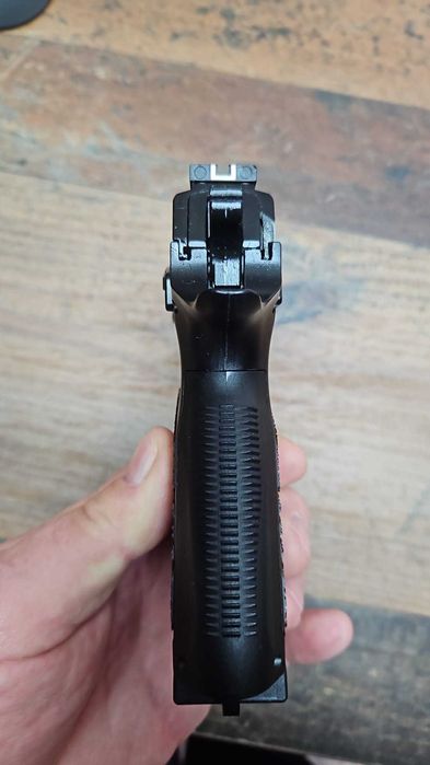 Vând pistol airsoft ASG CZ P-07 Duty CO₂, calibru 6 mm BB.