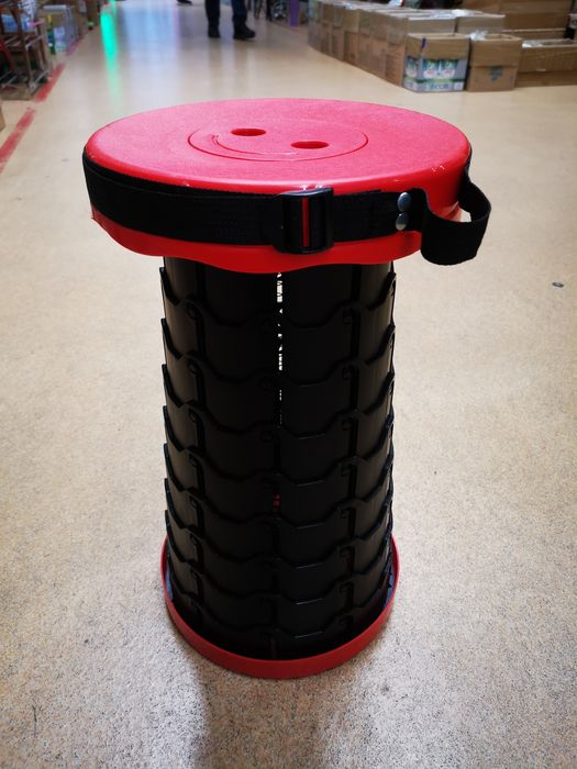 Scaun retractabil cu pliere telescopica pentru camping