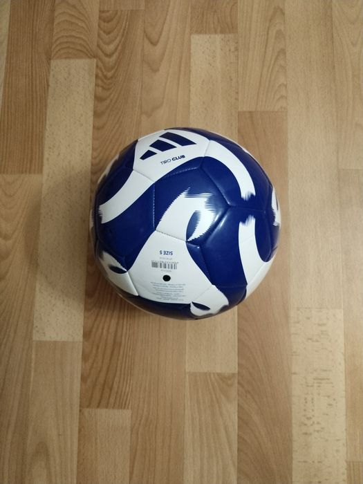 Футбольный мяч adidas Tiro Club, новый (оригинал, Пакистан)