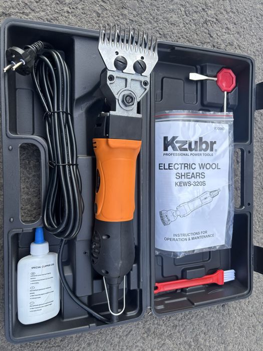 Mașină electrică profesională pentru tuns oi /320 Watt .