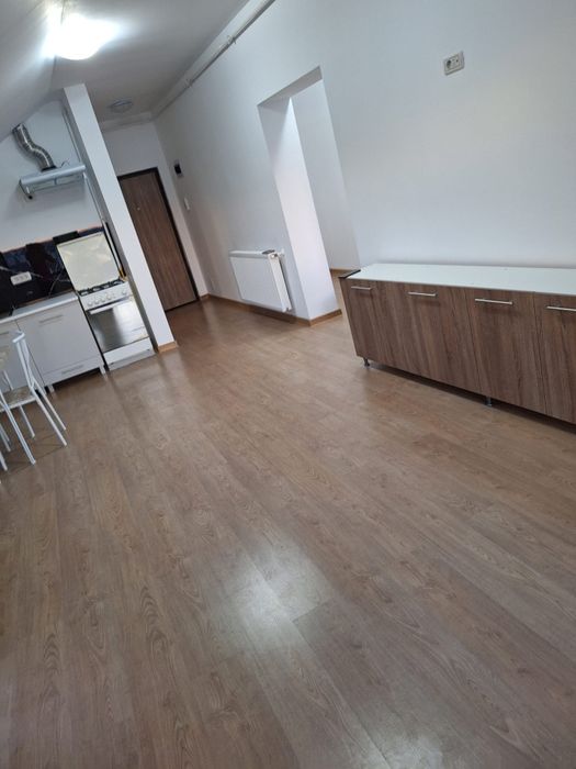 Apartament nou 3 camere zona cetate .