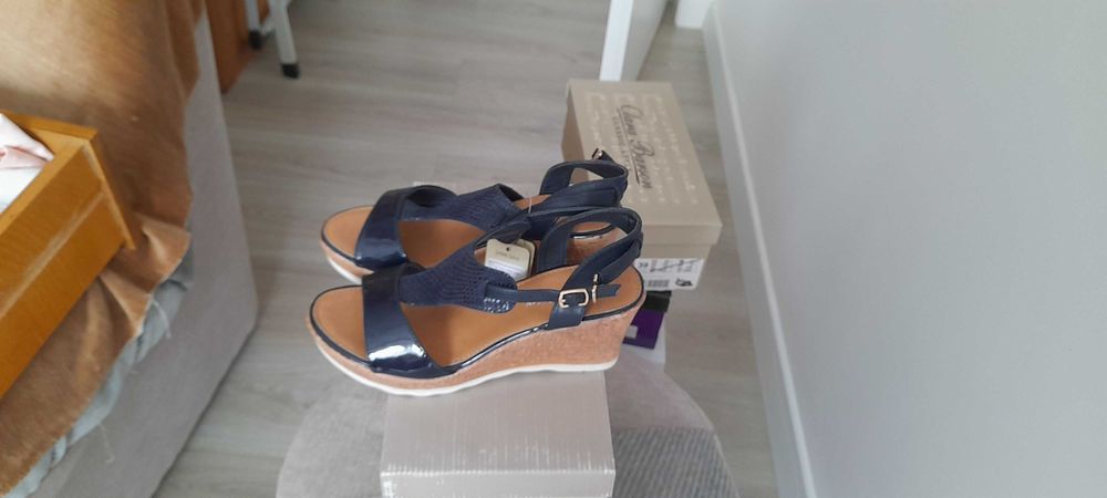 Sandale cu talpa ortopedica