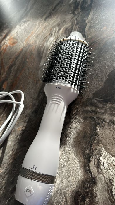 Perie cu aer cald Rowenta Volumizer CF6130F0