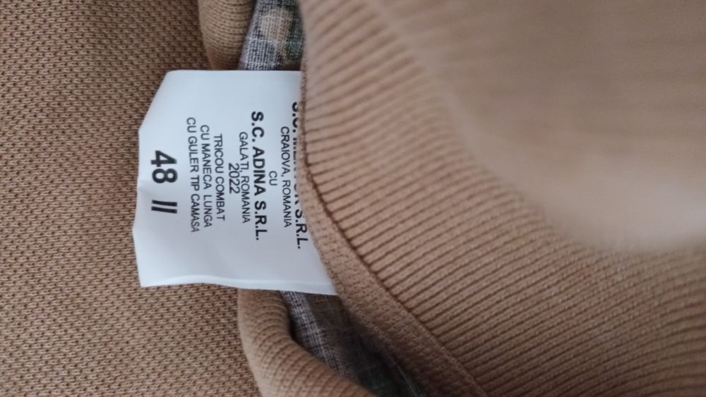 Vând ținută combat