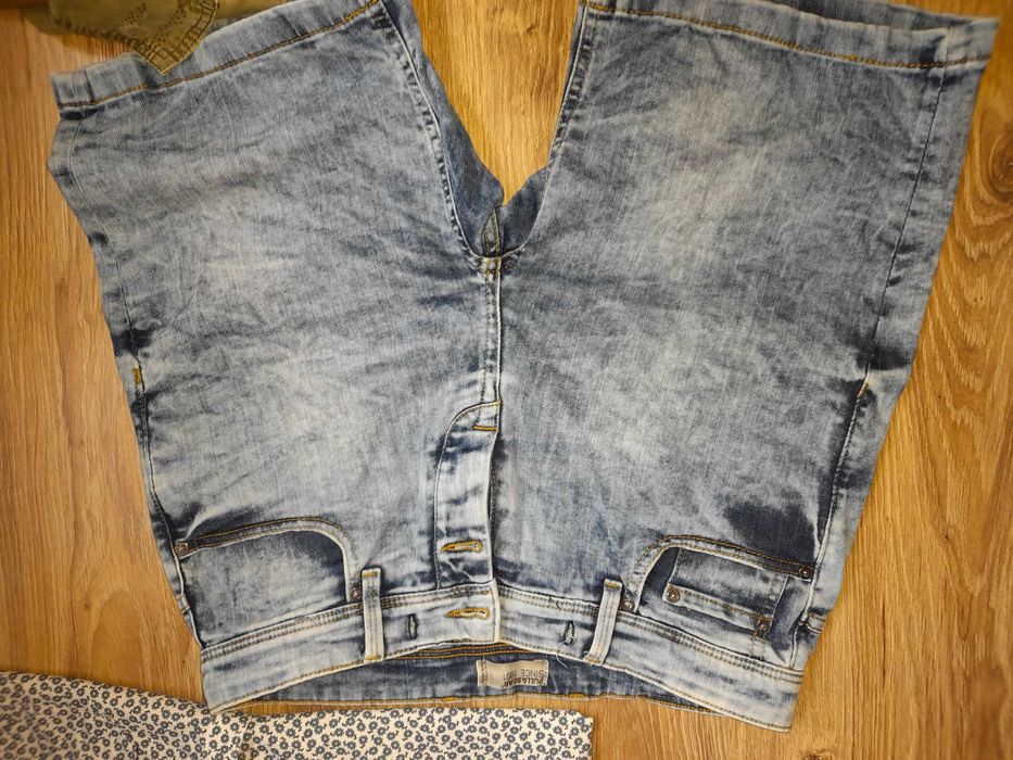 Лот къси панталони и риза