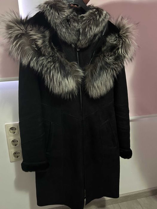 Дълго палто,  комбинация естествена кожа и естествен косъм от лисица