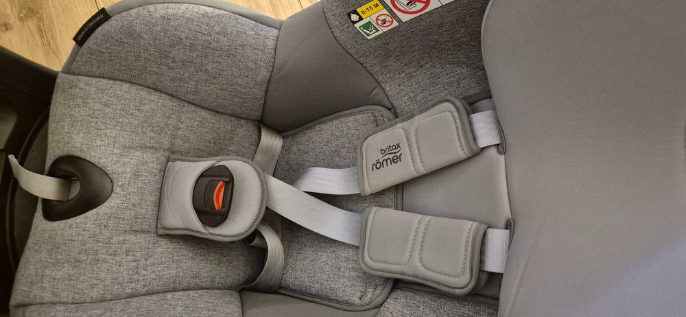 Scaun Britax Romer Dual Fix M