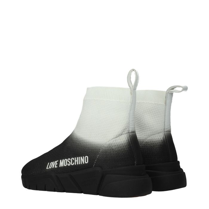 Сникърси Love Moschino