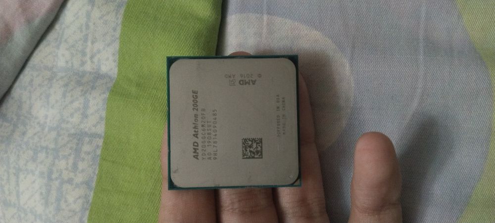AMD Athlon 200GE