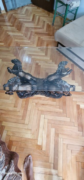 Уникална холна маса.