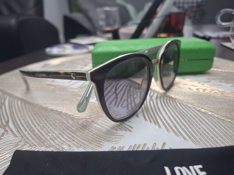 Слънчеви очила moschino