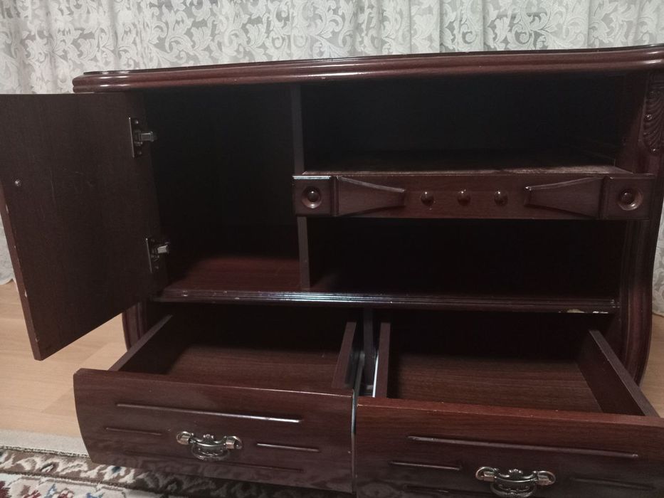 Тумба под телевизор Б/у , самовывоз, 15к