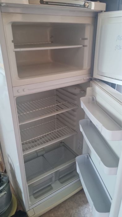 Холодильник б/у  15000