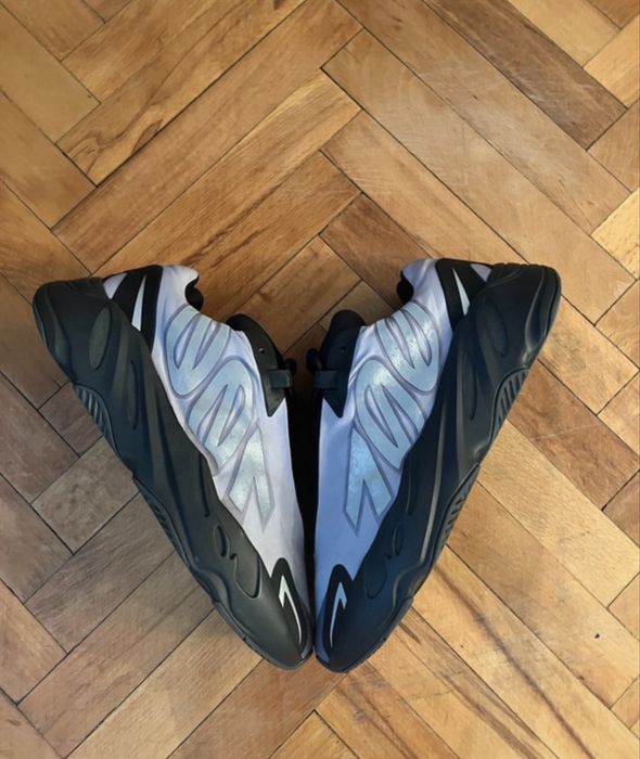 Adidasi Yeezy 700 100% originali