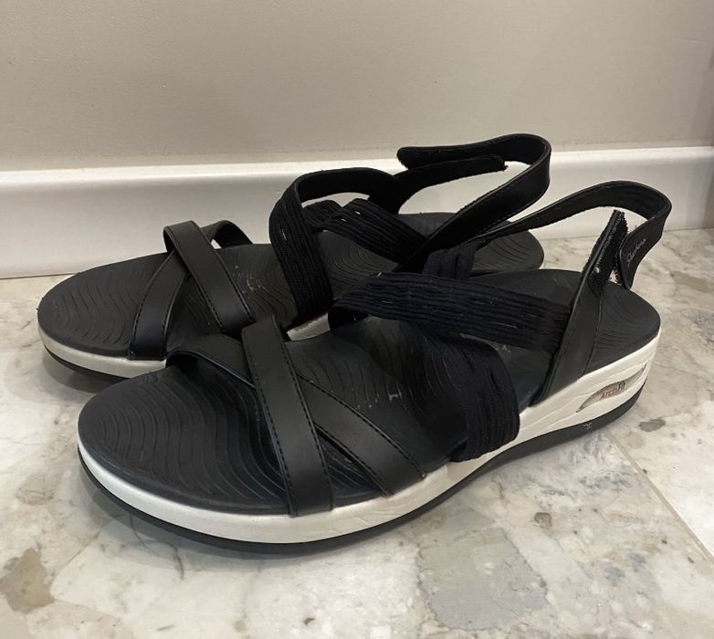 Чисто нови сандали Crocs, Skechers