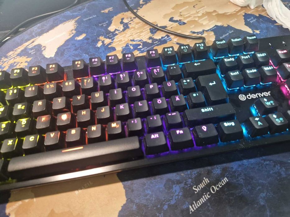Геймърска клавиатура DENVER Gkk-330 DE 100% механична