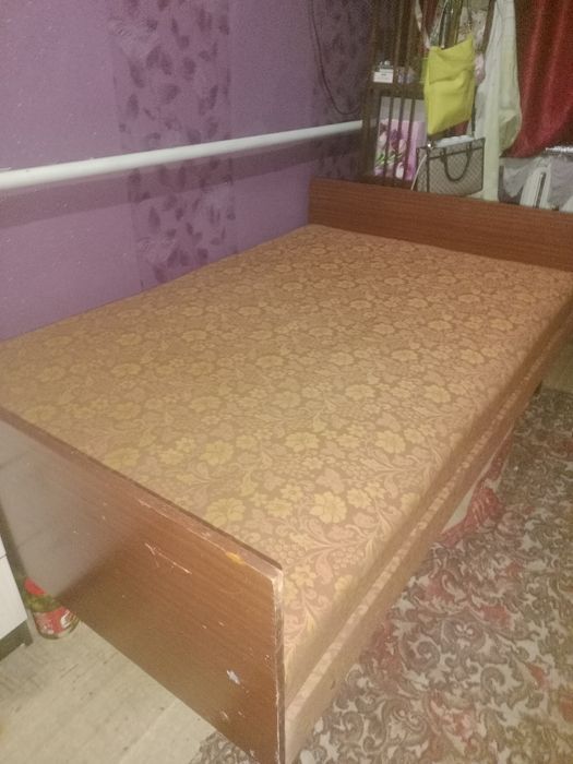 Продам кровать полуторка