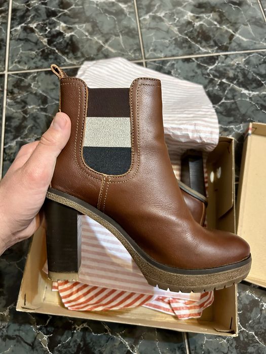 Vand ghete dama Tommy Hilfiger 39 piele maro