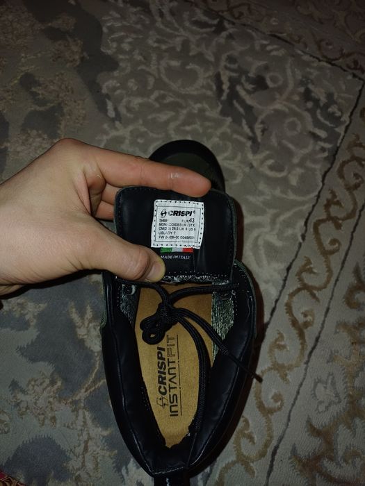 Продаётся Обувь CRISPII размер 43 новый