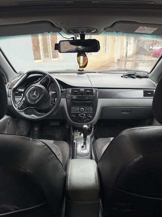 Jentra moshinasi sotiladi