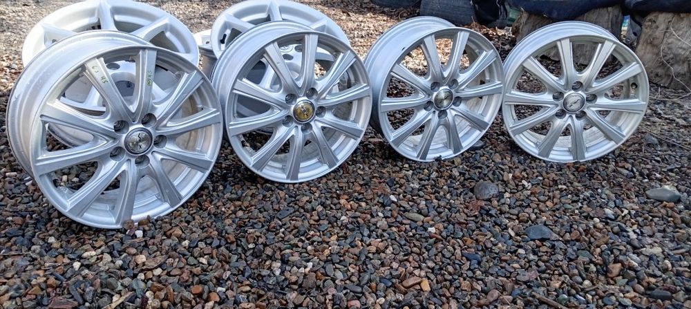 Продам комплект дисков привозные